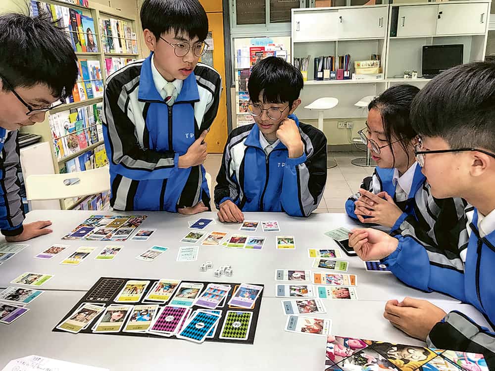 學生透過桌上遊戲，了解自己的個性和生涯發展方向。