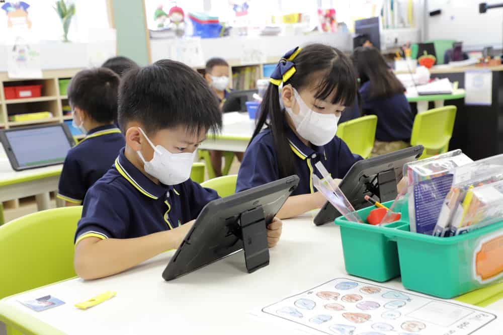 宣道會劉平齋紀念國際學校<br/>為學生紮根 如樹木茁壯成長 宣道會劉平齋紀念國際學校<br/>為學生紮根 如樹木茁壯成長