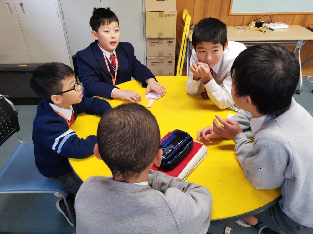 德信學校<br/>君子教育 培養國際視野好男孩 德信學校<br/>君子教育 培養國際視野好男孩