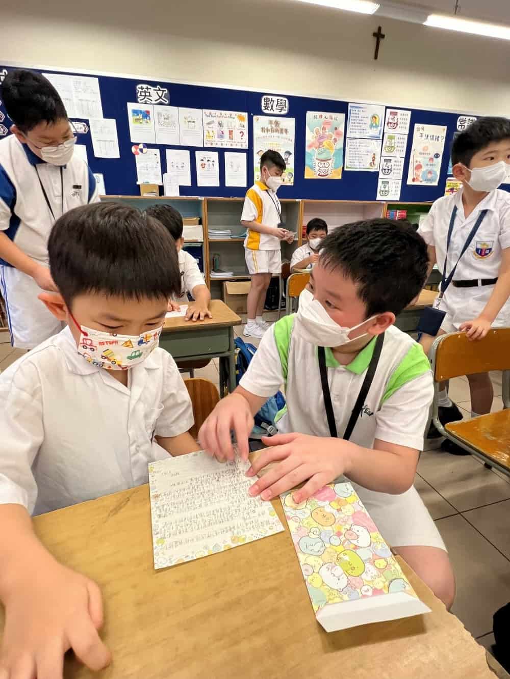 德信學校<br/>君子教育 培養國際視野好男孩 德信學校<br/>君子教育 培養國際視野好男孩