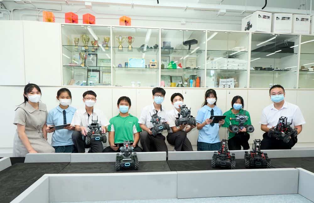 香港四邑商工總會陳南昌紀念中學<br/>關愛正向 建立自信 香港四邑商工總會陳南昌紀念中學<br/>關愛正向 建立自信