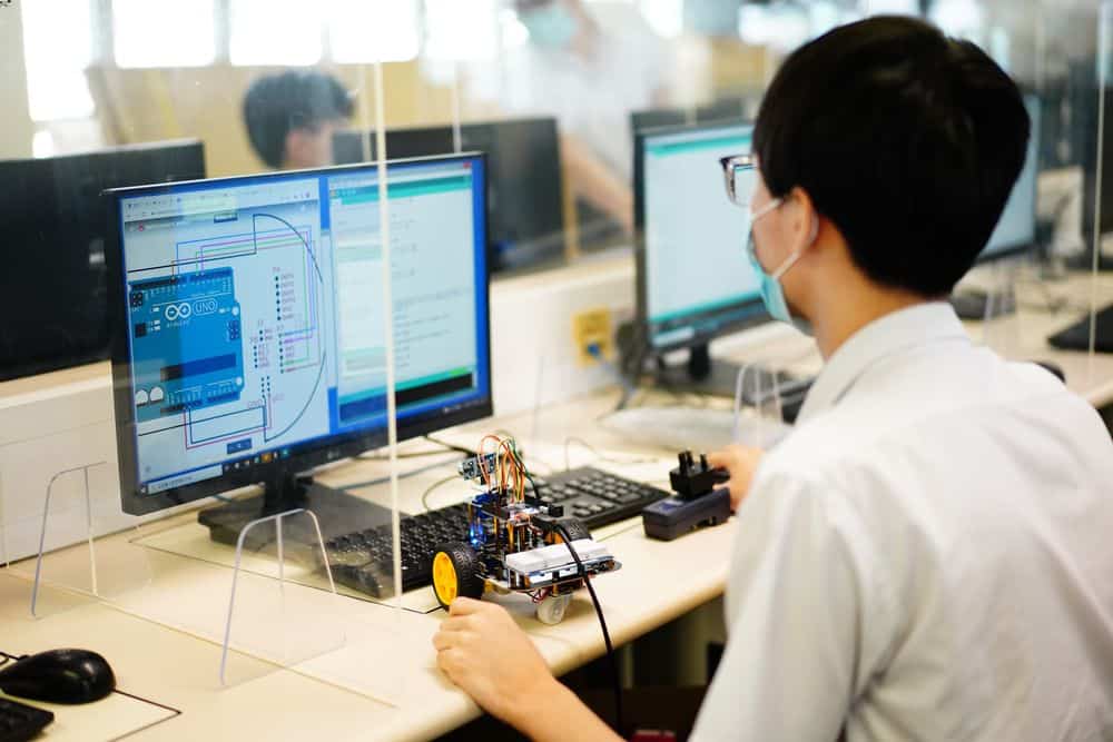 香港中文大學校友會聯會陳震夏中學<br/>透過「校本特色課程」 發揮震夏人多元潛能 香港中文大學校友會聯會陳震夏中學<br/>透過「校本特色課程」 發揮震夏人多元潛能