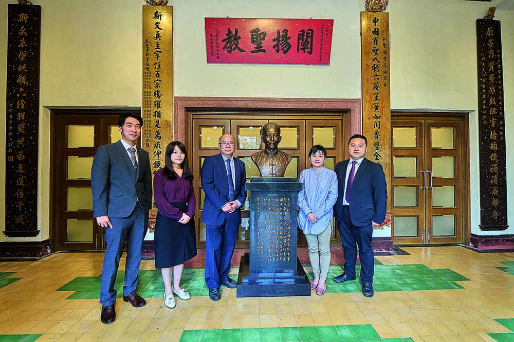 孔聖堂中學<br/>品德與科創兼備 融和中西文化教育 孔聖堂中學<br/>品德與科創兼備 融和中西文化教育