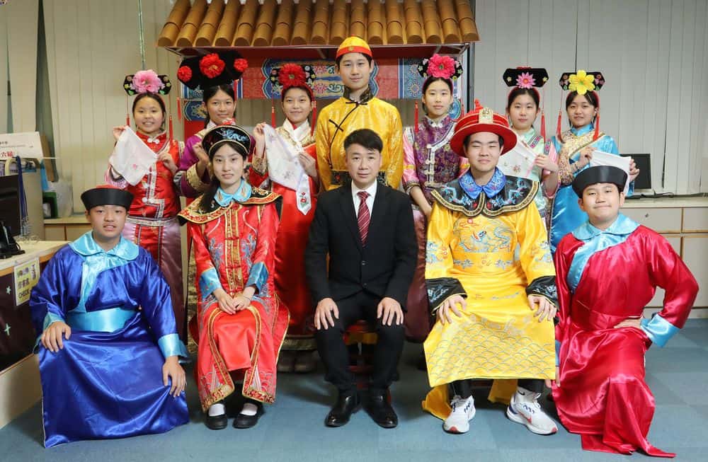 麗澤中學<br/>傳承與創新 穿越中外古今<br/>培德育才君子風範 生命教育全人發展