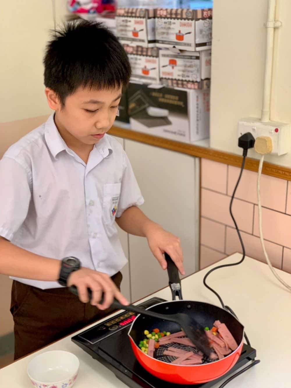 伊利沙伯中學舊生會小學<br/>創意跨科體驗式學習 實踐正向關愛生活態度 伊利沙伯中學舊生會小學<br/>創意跨科體驗式學習 實踐正向關愛生活態度