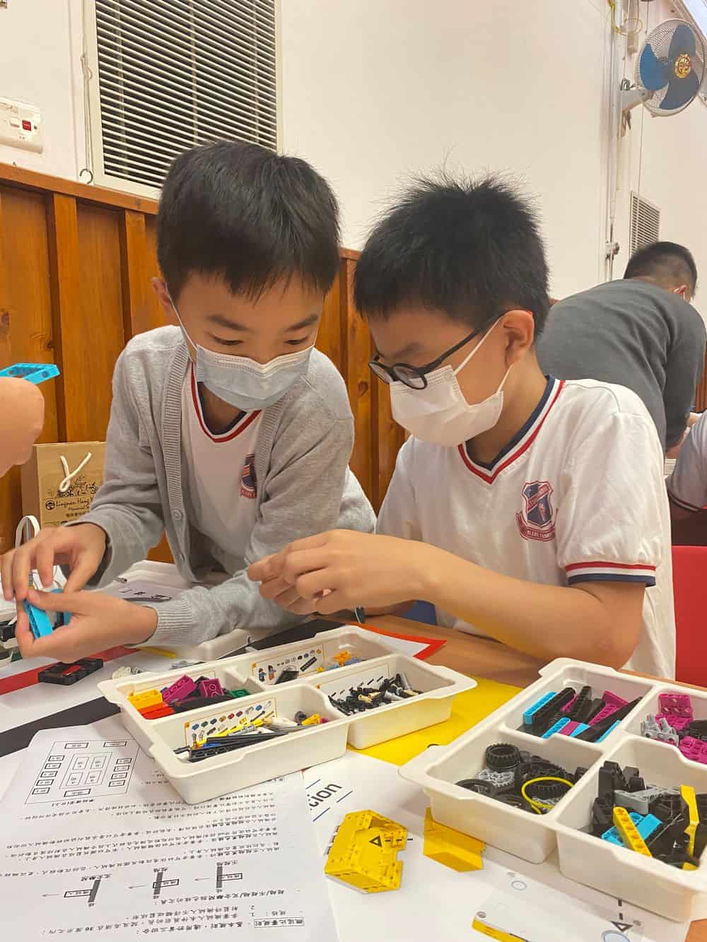 慈幼學校<br/>培養正向價值觀 成就學生 照耀人群