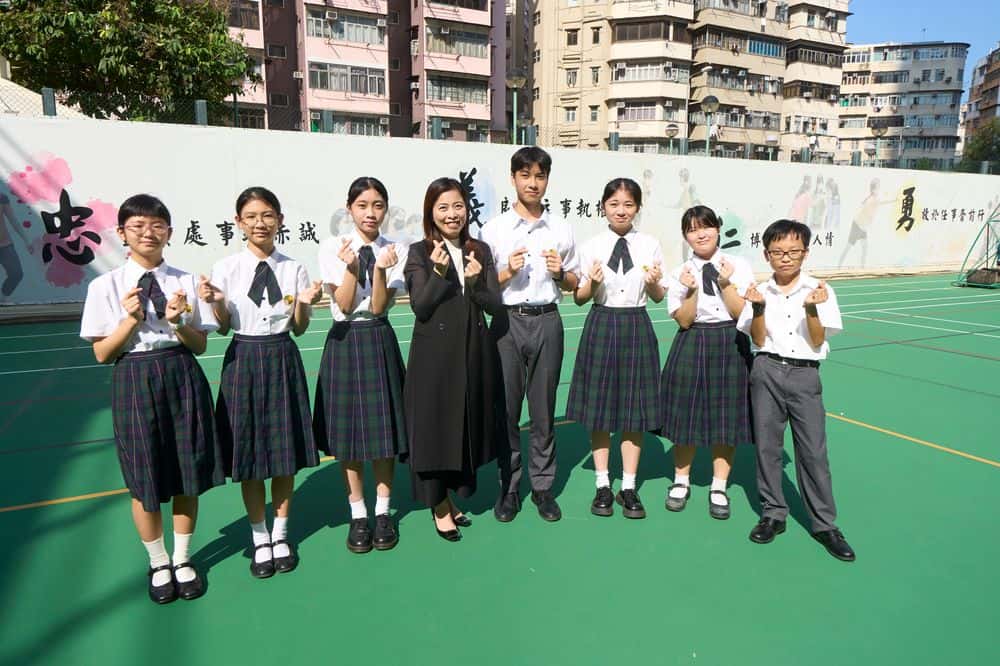 世界龍岡學校劉皇發中學<br/>創建愛與成長空間 走出課室躍動人生