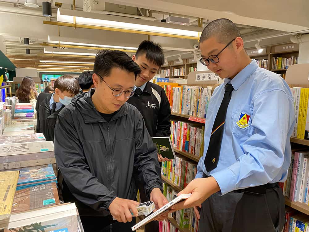 七校合辦圖書館管理員交流日暨書店參觀<br>集結推廣閱讀的力量