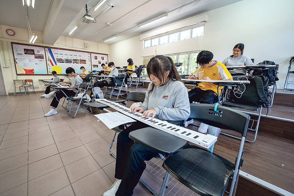 佛教黃允畋中學 築夢課程追尋人生方向 培育學生才德兼備 近年學校推行獨創的畋園「築夢課程」,豐富學生學習經歷。