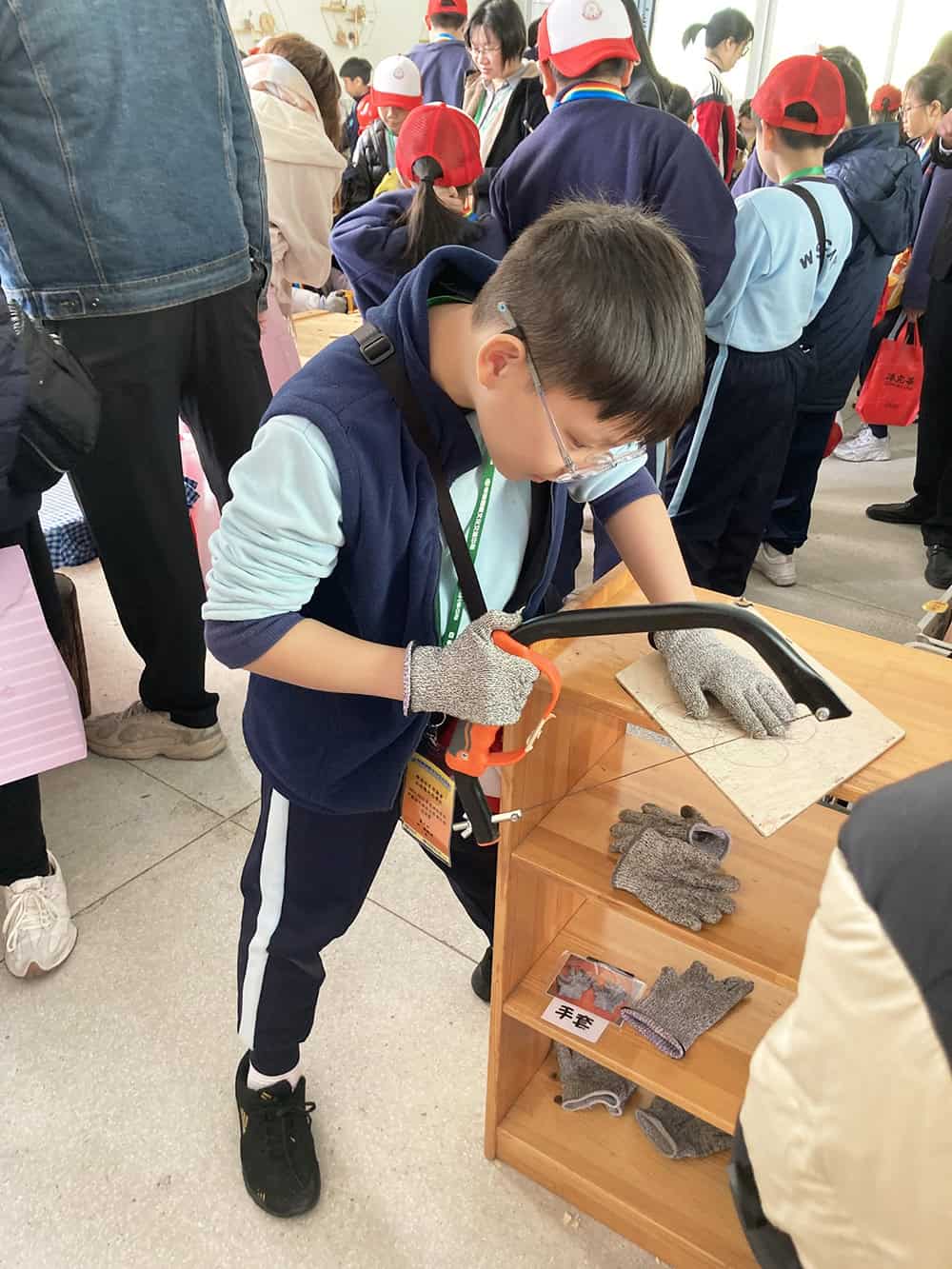 僑港伍氏宗親會伍時暢紀念學校<br>小眼睛看大世界