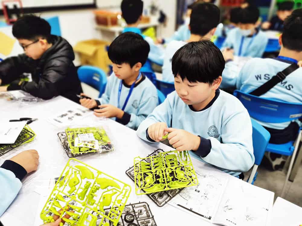 僑港伍氏宗親會伍時暢紀念學校<br>小眼睛看大世界