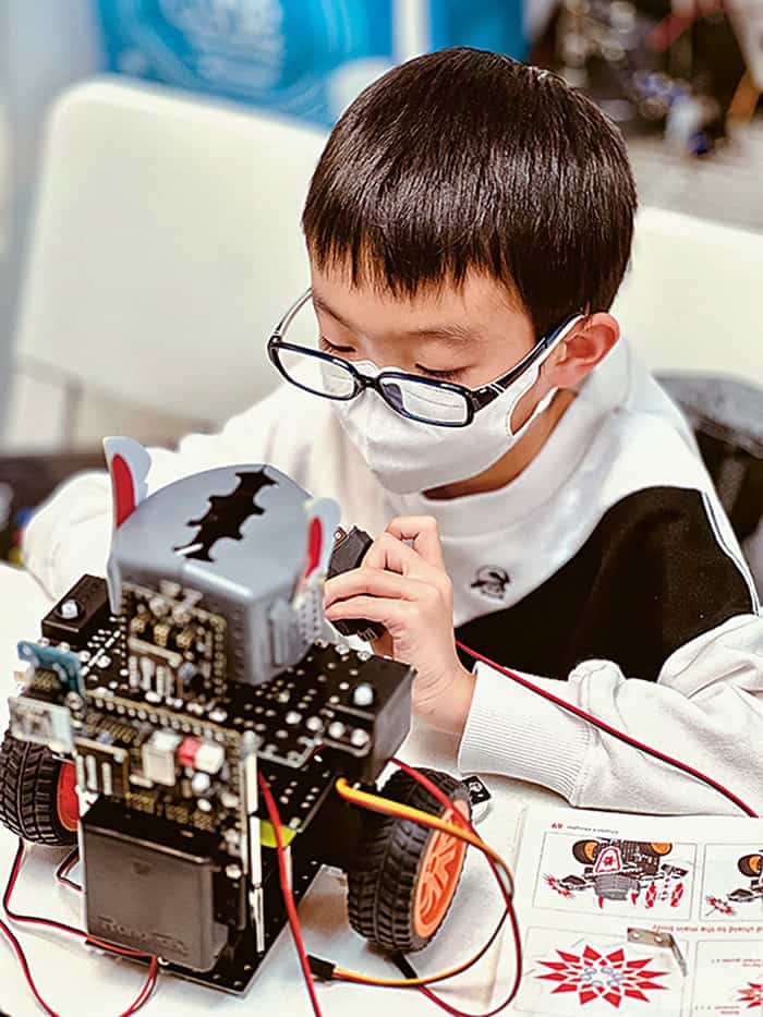韓國機械人課程 學習編程技巧 培養程式思維 韓國機械人課程 學習編程技巧 培養程式思維